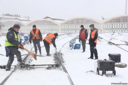 Bakıda metro stansiyalarının girişləri nəzarətə götürüldü