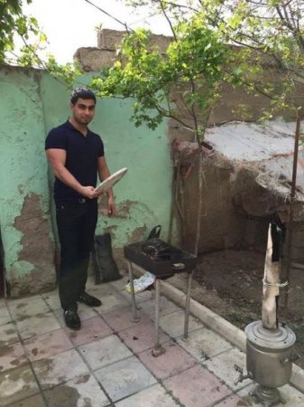 Azərbaycanlı müğənniyə lüt şəkillərini göndərən şəxs həbs olundu