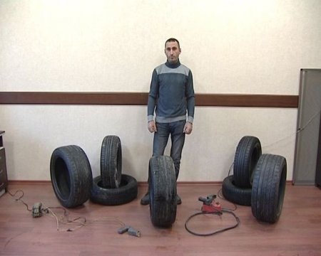 Bakıda istifadəyə yararsız avtomobil təkərlərini satan şəxs saxlanılıb