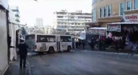 Bakıda avtobus sürüşdü: Sərnişinlər ölümdən döndü