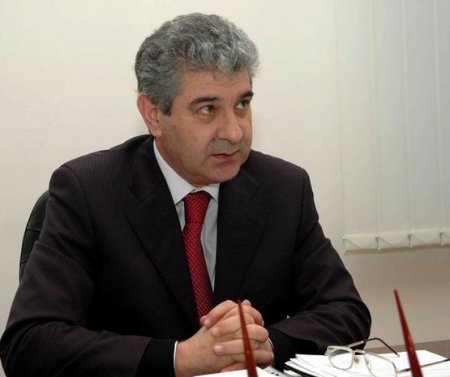 Əli Əhmədov: Bazarda qiymətlərin müəyyən artımı hiss olunur