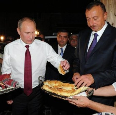 İrəvanda yanıldılar: Putinlə Əliyev bir-birini yarım sözdən anlayır...