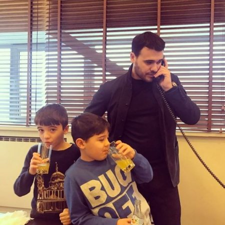 Emin Ağalarov: Babamızla birlikdə kef edirik