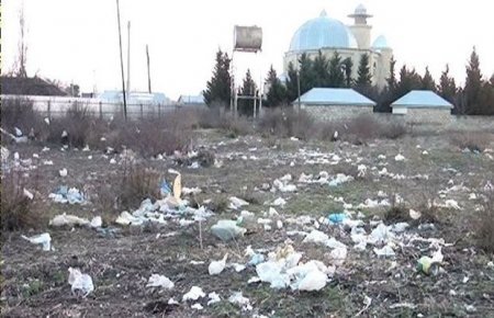 Ağsuda tarixi abidə və ziyarətgahın ərazisi zibilxanaya çevrilib