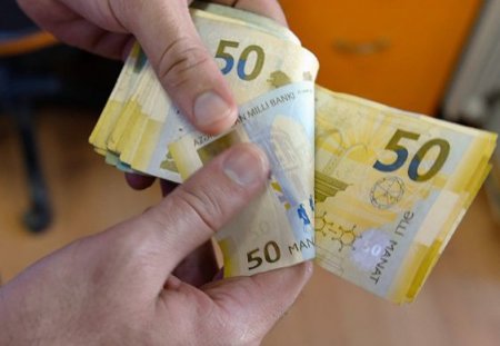 Mərkəzi Bank banklara qiymətli kağız satışını 15 dəfə azaltdı