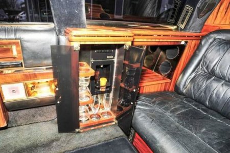 Trampın avtomobili satışa çıxarıldı