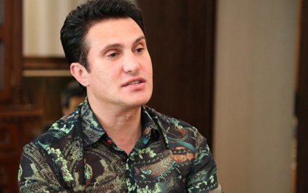Nadir Qafarzadə xanım müğənnilər ilə bağlı qalmaqallı açıqlama verib