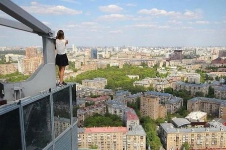 Dünyanın ən riskli şəkillərini çəkdirən gənc