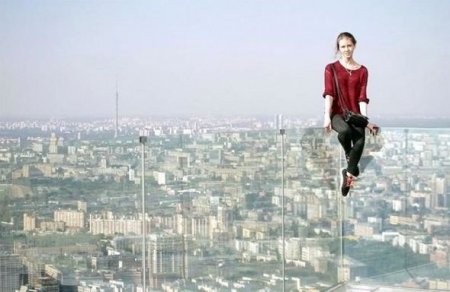 Dünyanın ən riskli şəkillərini çəkdirən gənc