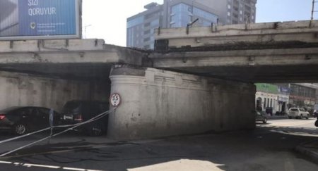 Bakının mərkəzində körpü uçmaq təhlükəsində