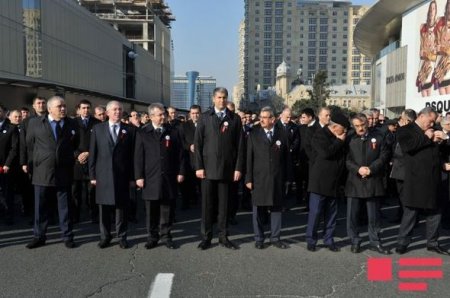 İlham Əliyev “Xocalı yürüşü”ndə iştirak edir