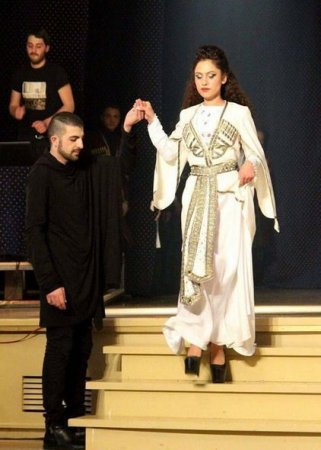 Azərbaycanlı şagird “Miss Sinə - 2017” yarışmasına qatılıb