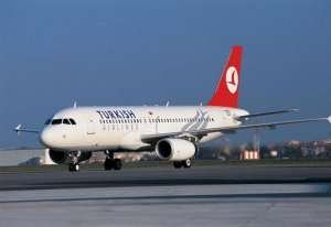 Türkiyə baş nazirinin təyyarəsi təcili yerə endirildi