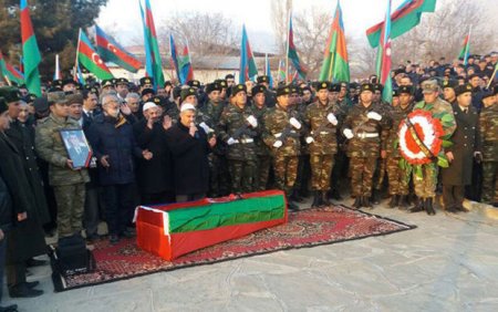 İcra başçısı şəhidin dəfnindən danışdı