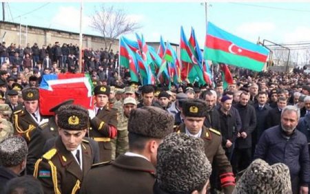 İcra başçısı şəhidin dəfnindən danışdı