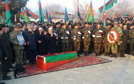 İcra başçısı şəhidin dəfnindən danışdı
