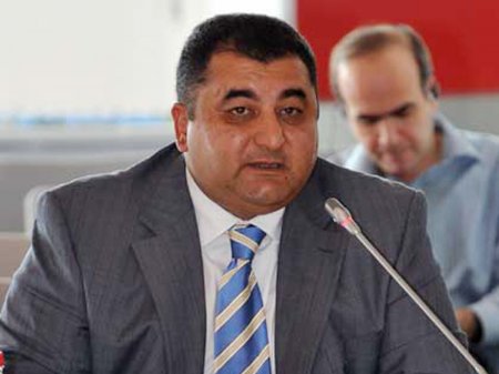 Vüqar Əliyev: “Bu gün də bəzi qüvvələr məqsədlərinə çatmaq üçün gənclərdən istifadə edirlər”