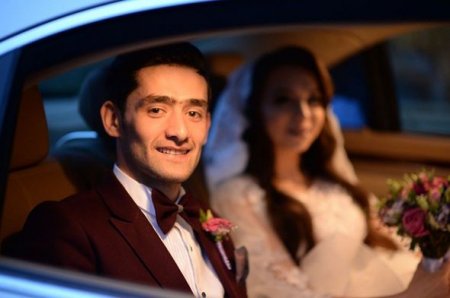 Mehriban Əliyeva uşaq evində böyüyən gənclərə toy etdi
