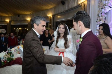 Mehriban Əliyeva uşaq evində böyüyən gənclərə toy etdi