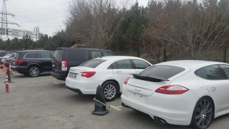Yol polisi bahalı avtomobilləri cərimə meydançasına saldı
