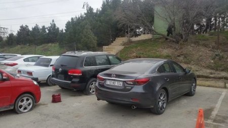 Yol polisi bahalı avtomobilləri cərimə meydançasına saldı