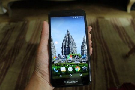 “Blackberry” yeni smartfonunu təqdim edib