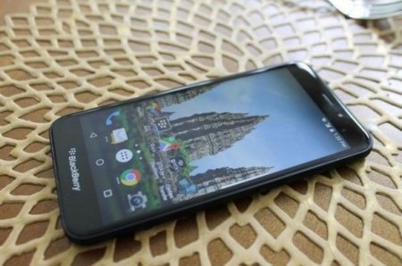 “Blackberry” yeni smartfonunu təqdim edib
