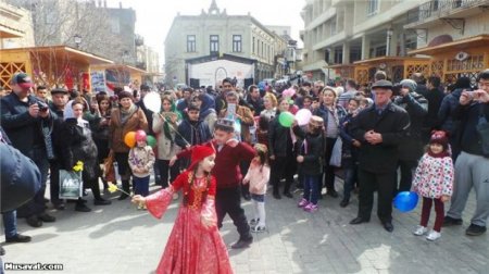 Bakıda Novruz bayramı xarici turistlərin gözü ilə