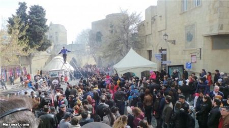 Bakıda Novruz bayramı xarici turistlərin gözü ilə