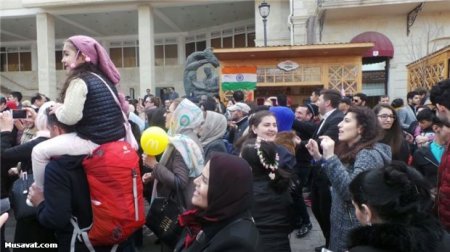 Bakıda Novruz bayramı xarici turistlərin gözü ilə