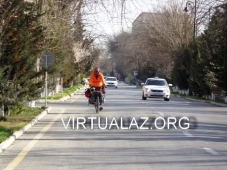 Tehrandan velosipedlə Bakıya Novruz bayramına
