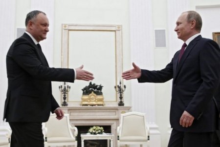 Kremlin adamı ölkəni sürətlə “Putin ittifaqı”ına qoşur