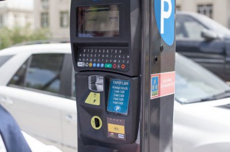 Parkomat ərazisindəki avtomobil cərimə meydançasına aparıldı