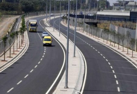Bakıda aeroporta gedən yol bağlanır