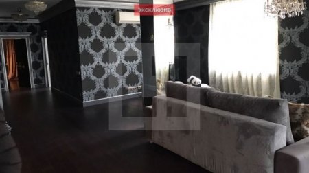 Azərbaycanlı oliqarxlara görə FTX keçmiş deputatın evində axtarış apardı, məşuqəsini tapdı