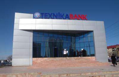 “Texnikabank”ın rəhbəri iri əmanətçilərin siyahısını Eldar Mahmudova ötürübmü...
