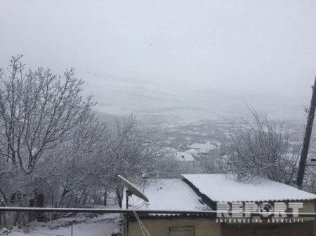 Aprelin ilk günü Lerikə qar yağıb