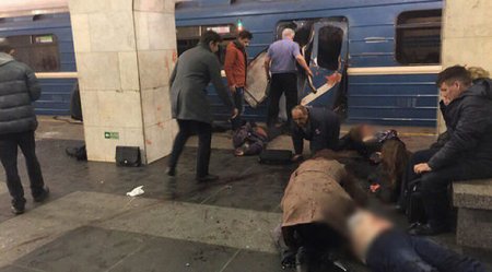 Sankt-Peterburq metrosunda partlayış: Hadisə yerindən görüntülər
