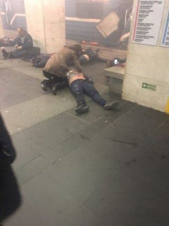 Sankt-Peterburq metrosunda partlayış: Hadisə yerindən görüntülər