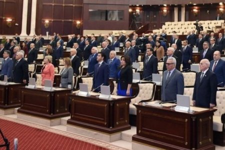 Hansı deputatın kredit borcu var?