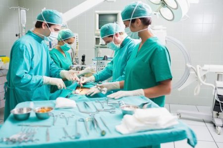 Bakıda 11 saatlıq nadir estetik əməliyyat həyata keçirilib