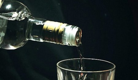 27 yaşlı Gədəbəy sakini spirtli işkidən komaya düşüb