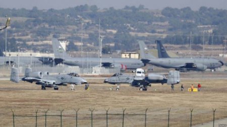 ABŞ Suriyanın şimalında beş aviabaza yaradır, İncirliyi tərk edir