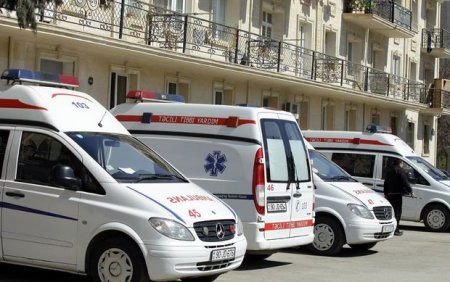 Gəncədə yaşayış binasında partlayış, xəsarət alan var