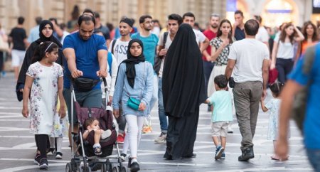 Yanvar-mart aylarında Azərbaycana 400 min turist gəlib