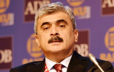 Samir Şərifov təkzib edir, ağacları deputatlara görə kəsiblər