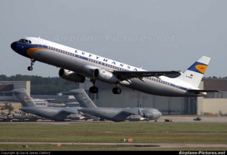 Frankfurtdan Bakıya uçan “Airbus”la bağlı əhvalat: gənc qadın səsi eşidib diksinir və...