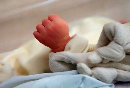Bakıda özəl klinikada doğulmuş körpə ölüb