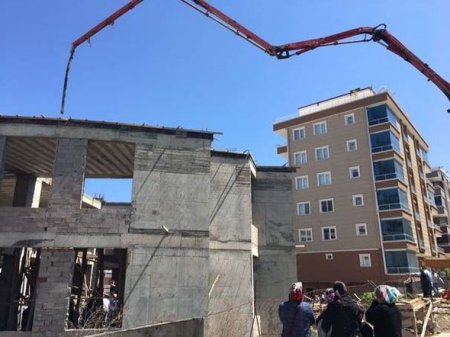 Türkiyədə məscid tikintisində çökmə olub, üç nəfər ölüb