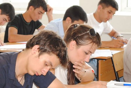 Azərbaycanda ali məktəblərə ilk qəbul imtahanı keçirilir